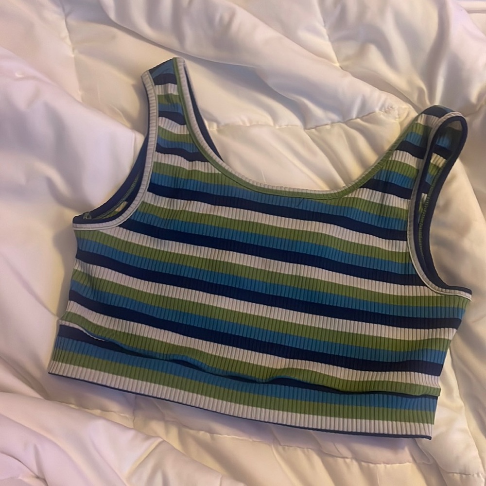 crop top size small